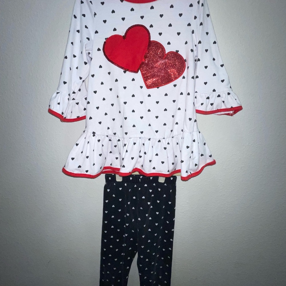 Rare Editions White and Black Sets (2) with Polka Dot hearts